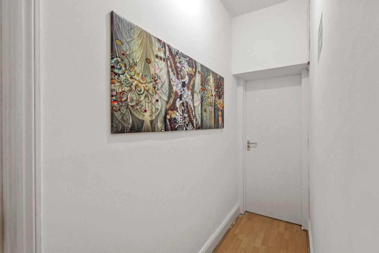 Stunning Studio Flat With Free On-Street Parking! Плъмстед Екстериор снимка