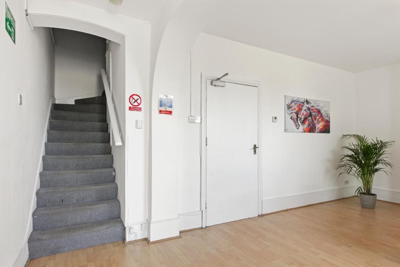 Stunning Studio Flat With Free On-Street Parking! Плъмстед Екстериор снимка